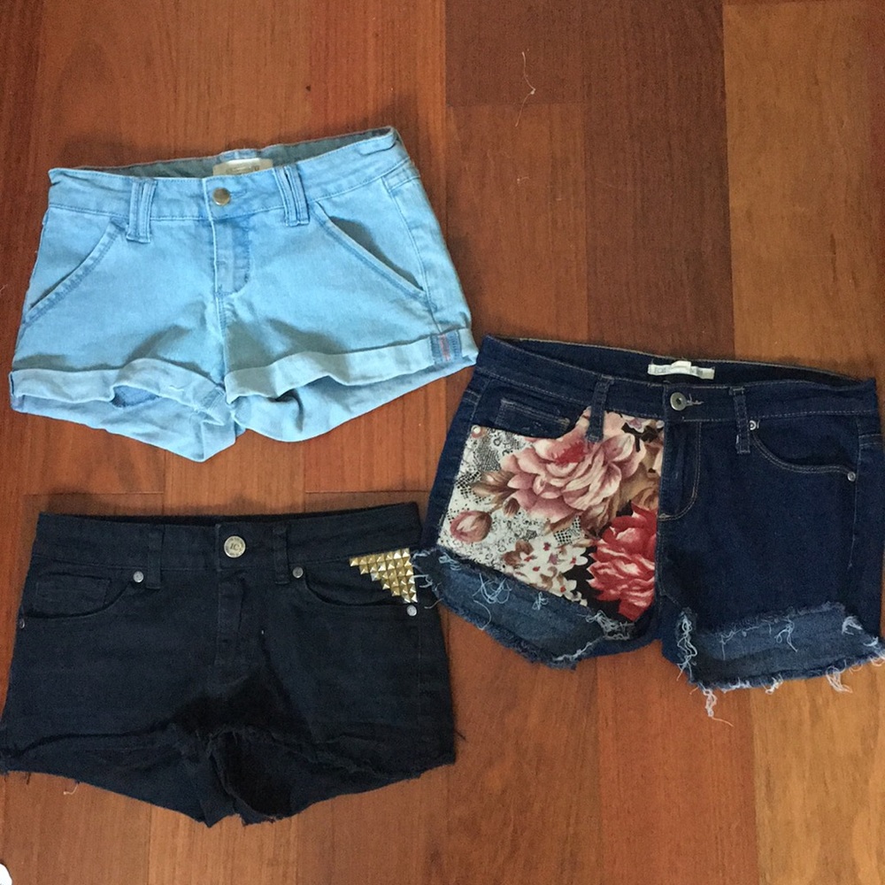 Customized denim shorts bundle size 25/26